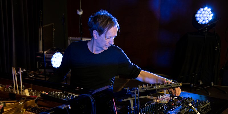 Hauschka press shot 3