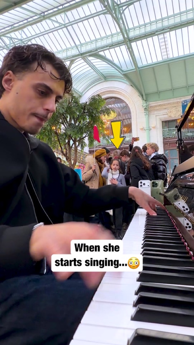🤯 she sings CAROL OF THE BELLS at only 9 years-old ?  but w